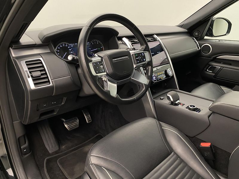 Land Rover Discovery D250 R-DYNAMIC SE AWD AUT 7m - fotka 4 z 52