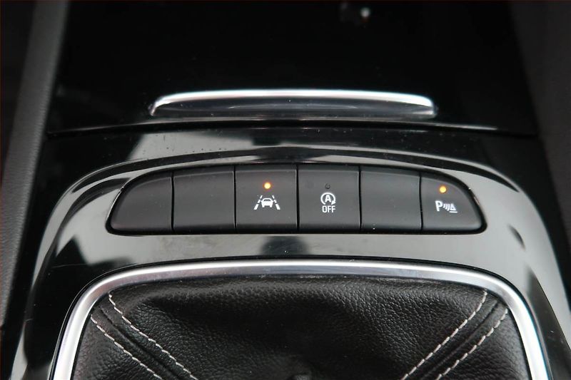 Opel Insignia (2017) 2.0 CDTI, Tempomat - fotka 20 z 21