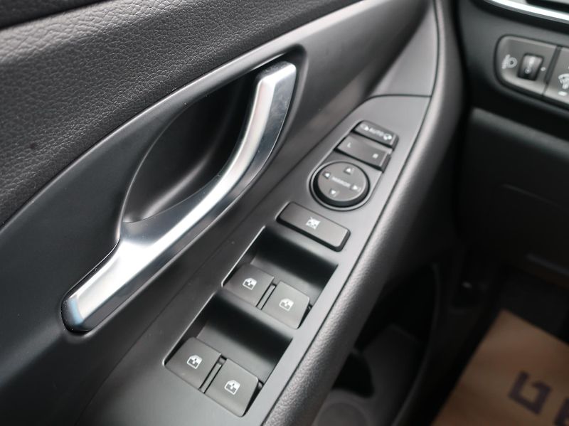 Hyundai i30 WG 1.0T-GDi 88kW COMFORT - fotka 22 z 28