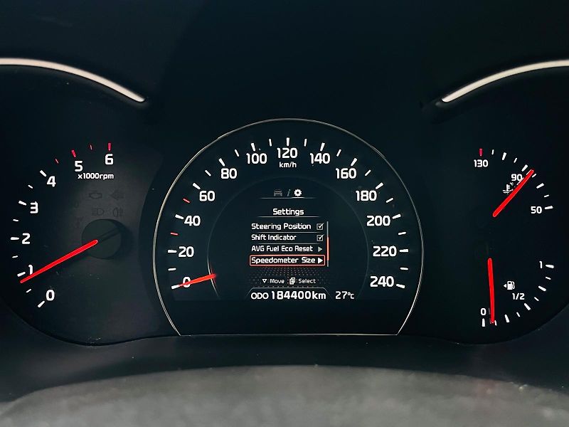 Kia Sorento 2.2D 4x4 MANUÁL KAMERA TAŽNÉ - fotka 47 z 48