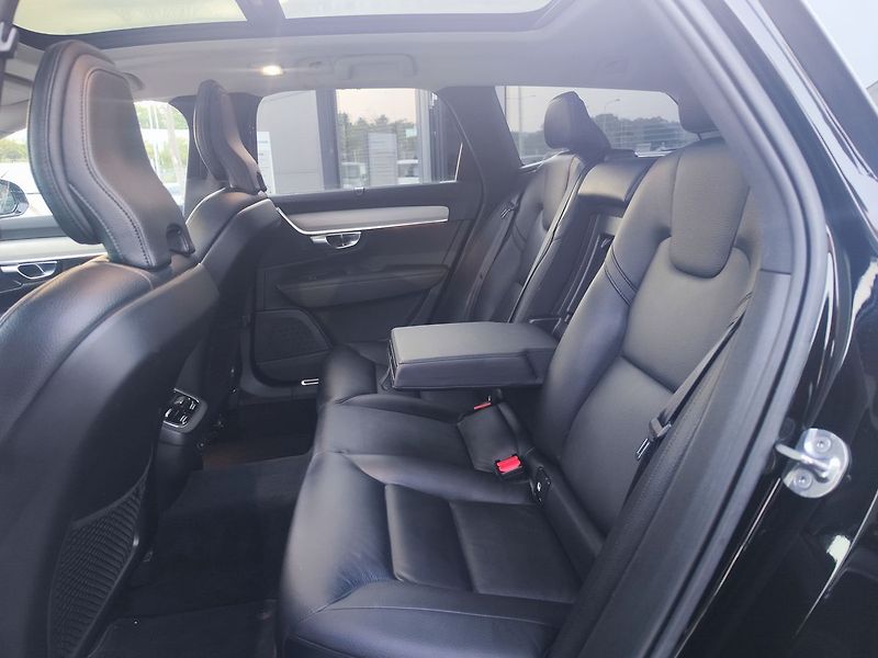 Volvo V90 B5 2.0/184kW Momentum Pro - fotka 12 z 39