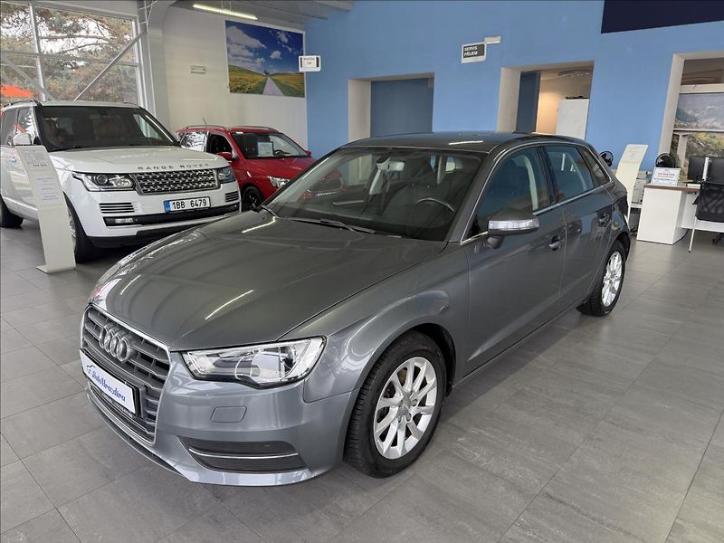 Audi A3 1,2   TFSI 81kW,ATTRACTION - fotka 3 z 21