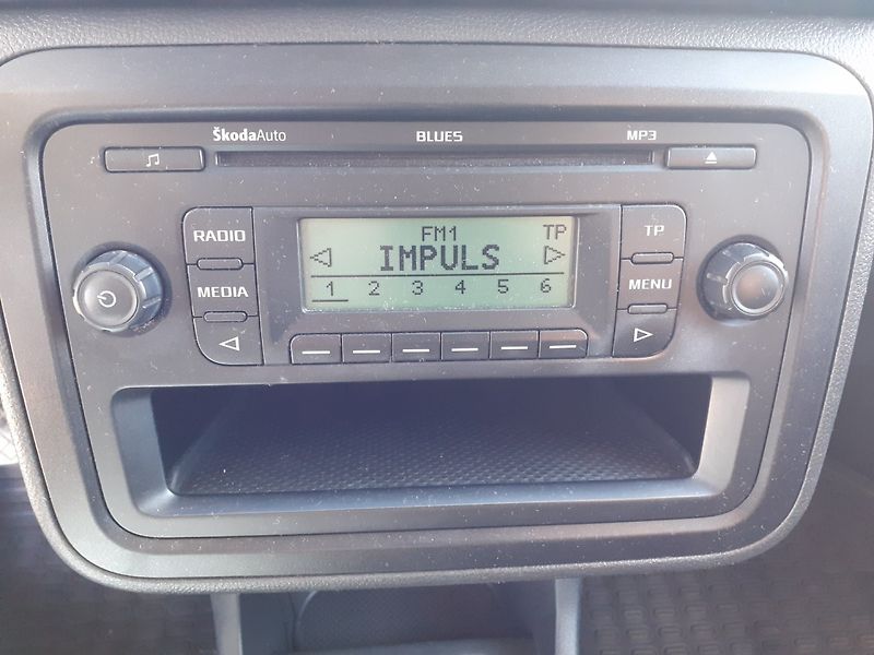 Škoda Fabia (2010) KOMBI 1.6 TDI - fotka 10 z 37