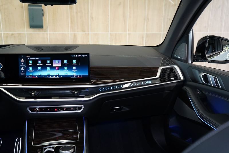 BMW X5 30d xDrive, M-Paket PRO, Tažné - fotka 43 z 43