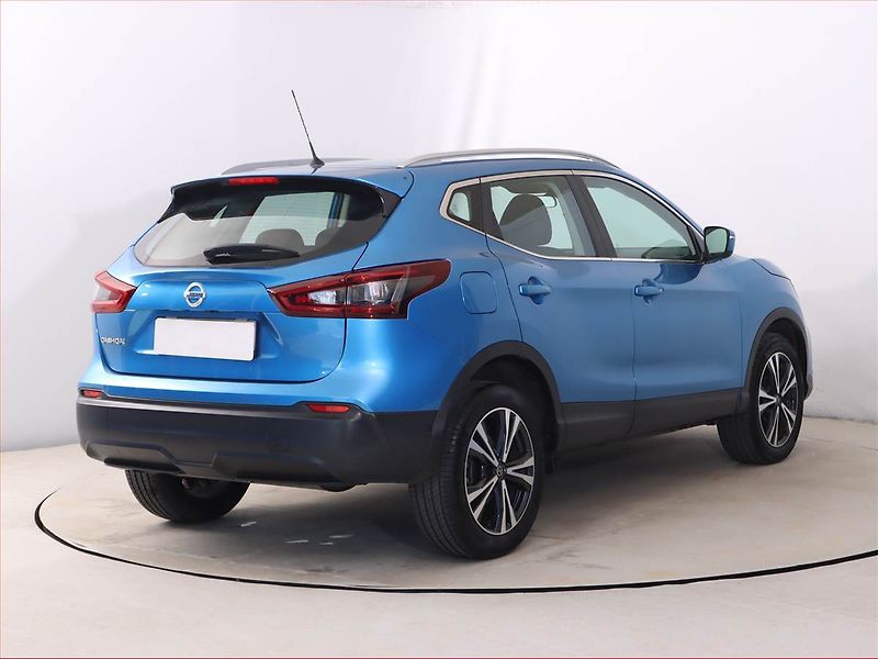 Nissan Qashqai (2022) 1.3 DIG-T, Serv.kniha - fotka 5 z 19