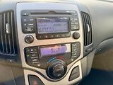 Hyundai i30 (2011) 1.6 CRDi AUTOMATICKÁ KLIMA - náhled 12