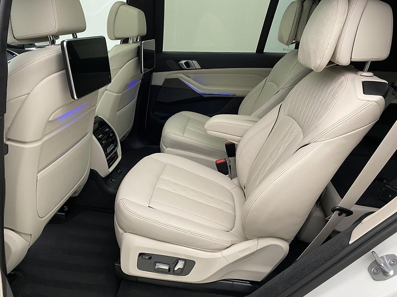 BMW X7 xDRIVE 30d M-PAKET CZ 6míst - fotka 5 z 88