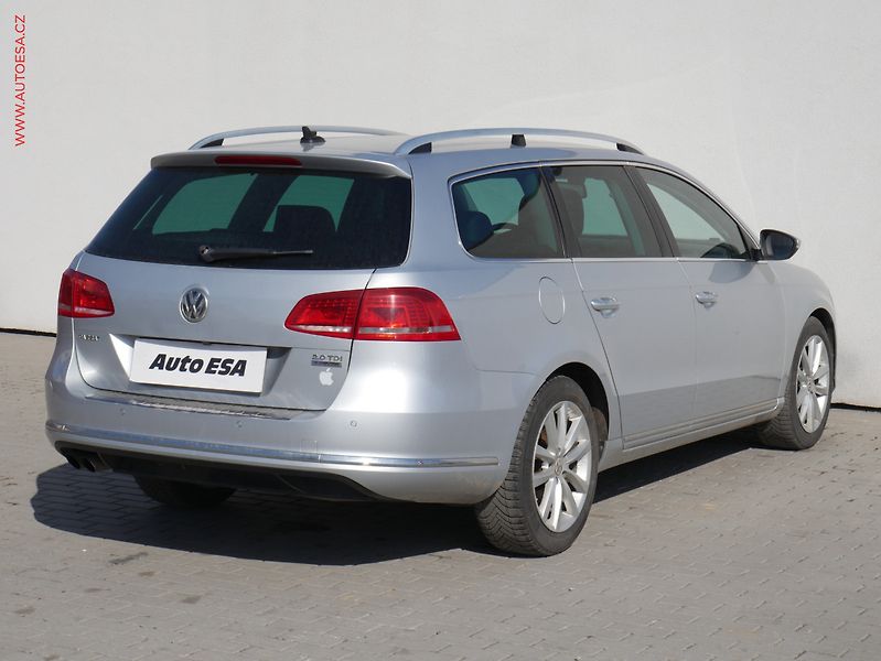 Volkswagen Passat (2012) 2.0TDi, ČR, Highline, DSG - fotka 4 z 17