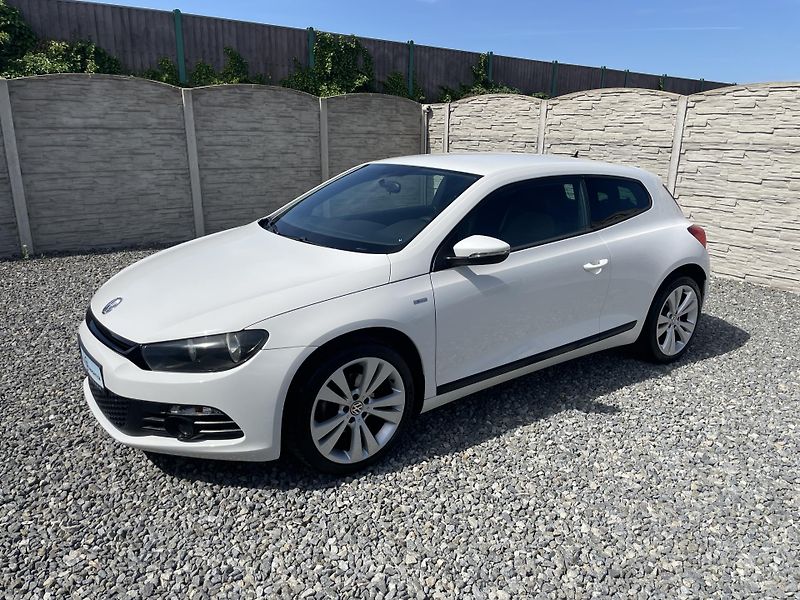Volkswagen Scirocco 1.4TSi 125PS SPORT EDITION TOP - fotka 87 z 178