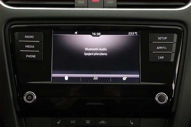 Škoda Octavia (2017) 1.6 TDI, Tempomat - fotka 13 z 18