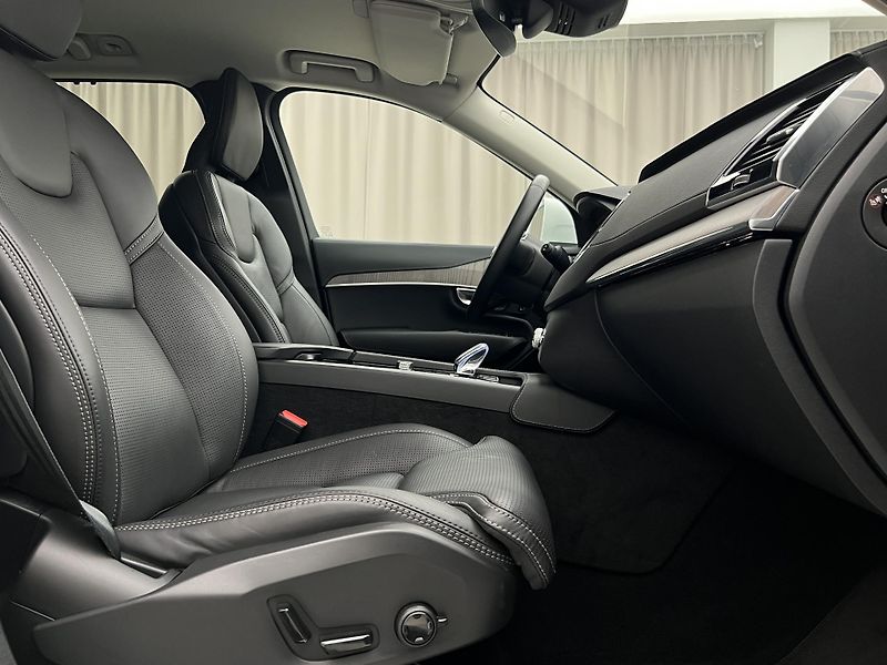 Volvo XC90 B5 AWD BRIGHT PLUS 7 MÍST AUT  - fotka 18 z 51