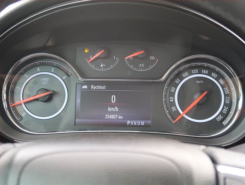 Opel Insignia (2014) 2.0 BiTurbo CDTI, ČR,1.maj - fotka 11 z 22