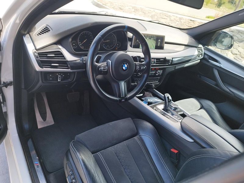 BMW X5 (2015) 4.0D,M-PACKETvolat 608 081 843 - fotka 12 z 20