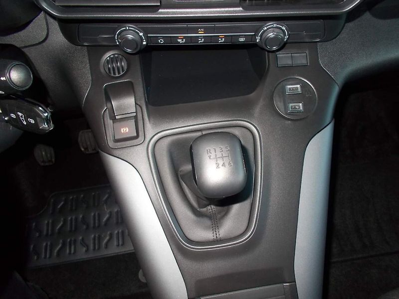 Opel Combo (2026) Edition Plus L1H1 1.2 TURBO (8 - fotka 22 z 34