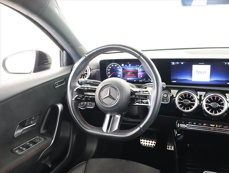 Mercedes-Benz Třídy A (2023) A 180 - fotka 7 z 20