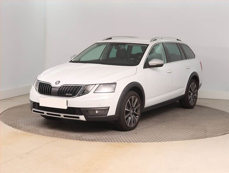 Škoda Octavia (2020) Scout 2.0 TDI, 4X4, Automat - fotka 2 z 16