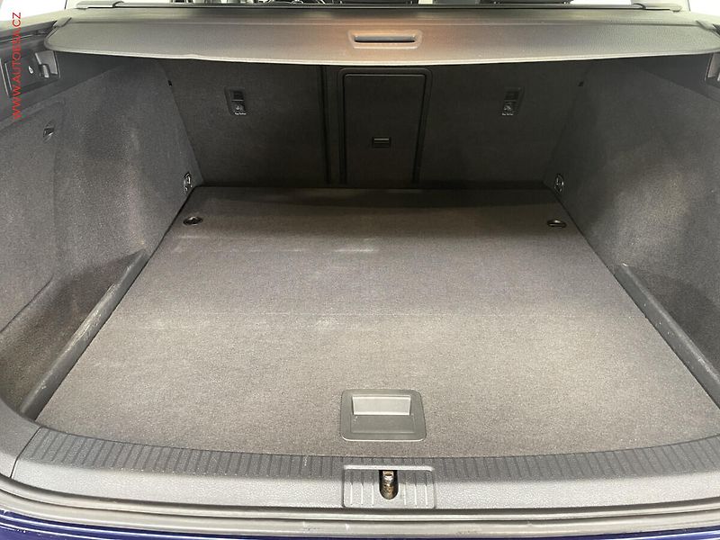 Volkswagen Golf (2019) 1.5TSi, DSG, LED, navi - fotka 7 z 17