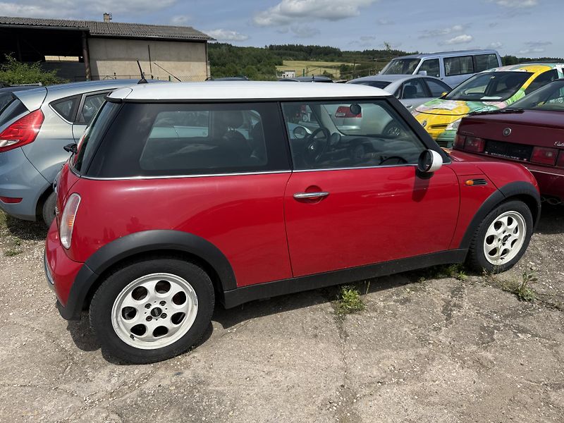 Mini Cooper (2003) 1.6 85kw - fotka 7 z 14