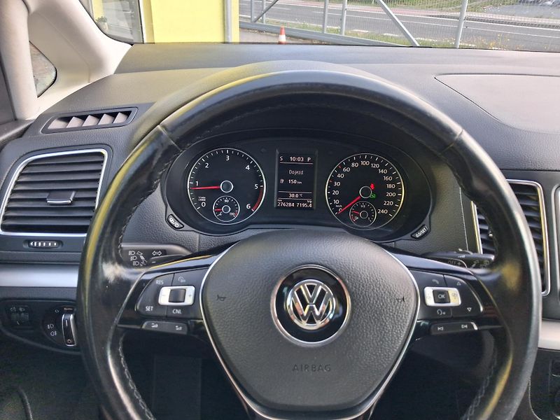 Volkswagen Sharan (2016) 2,0TDi NAVI  DSG  BEZ KOROZE ! - fotka 26 z 39