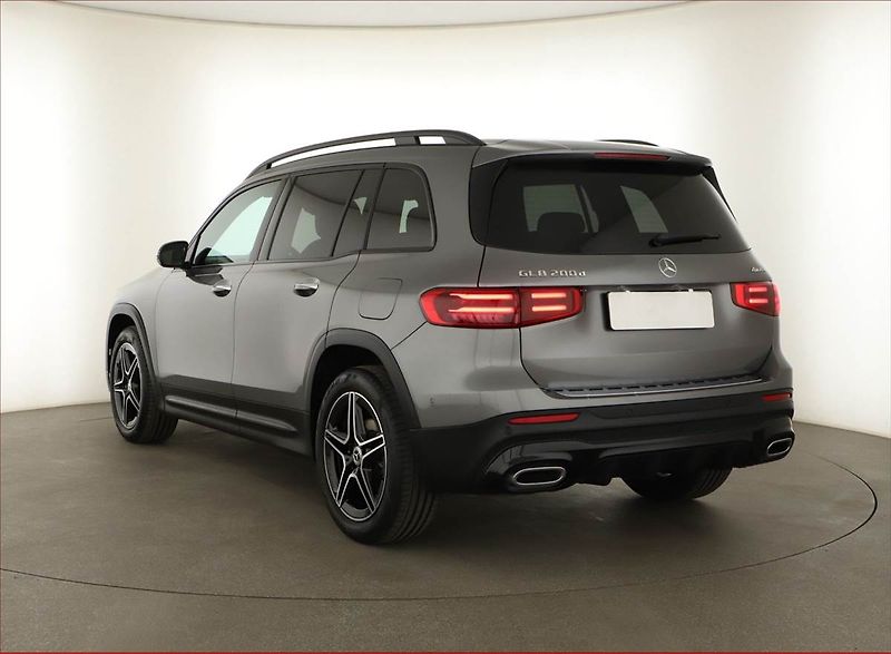 Mercedes-Benz GLB (2025) 200 d 4MATIC, AMG Line - fotka 4 z 20