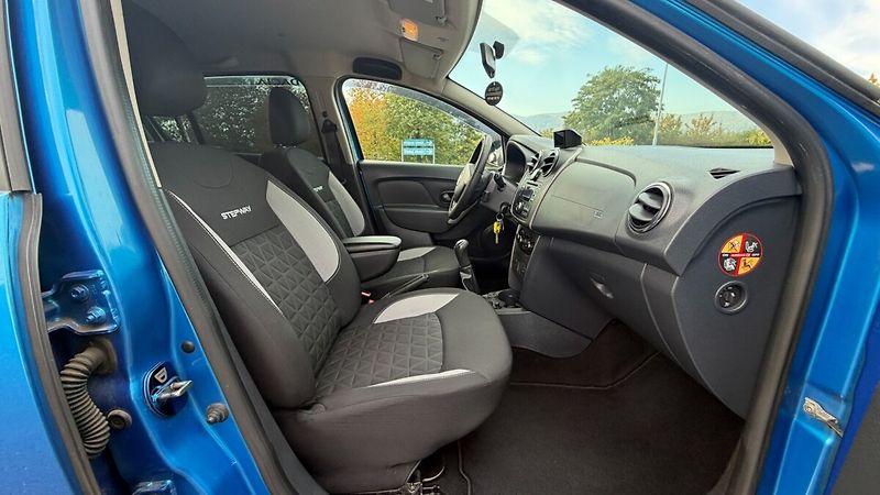 Dacia Sandero STEPWAY - fotka 9 z 16