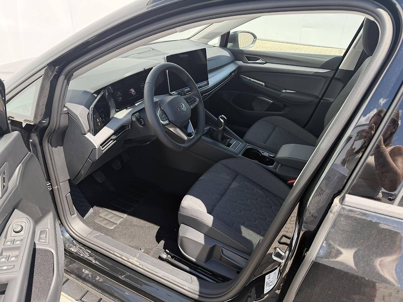 Volkswagen Golf (2026) People 6G 1,5TSI - fotka 5 z 7