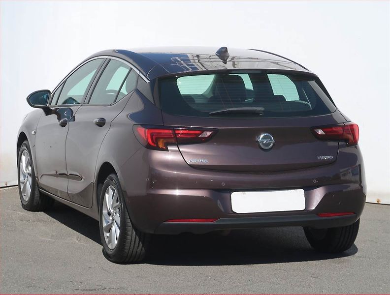 Opel Astra (2017) 1.4 T, Automat, ČR,1.maj - fotka 4 z 20