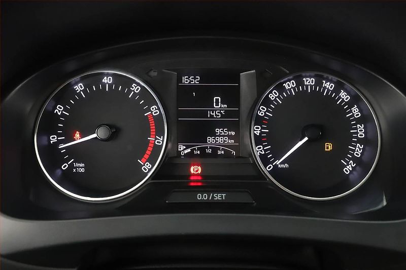 Škoda Rapid (2017) 1.2 TSI, ČR,1.maj, Serv.kniha - fotka 13 z 16