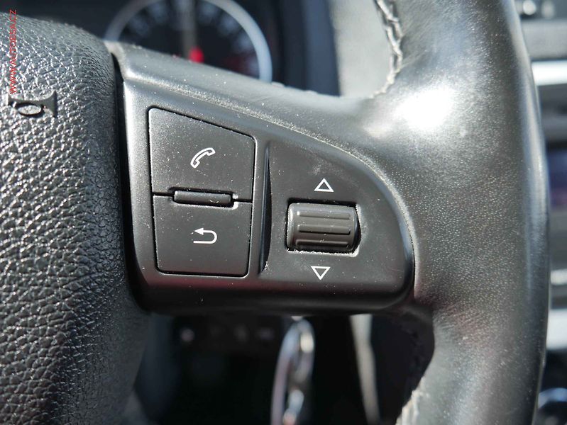 Škoda Octavia (2010) 1.4 TSI, Sport - fotka 14 z 16