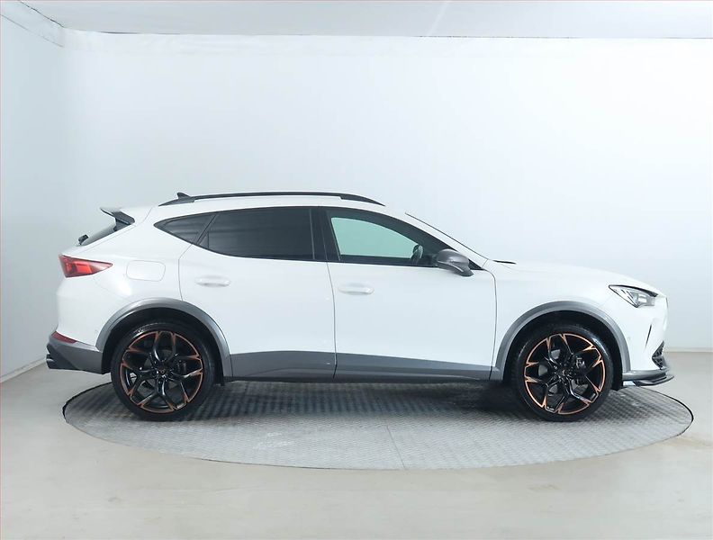 Cupra Formentor (2022) 1.5 TSI - fotka 6 z 18