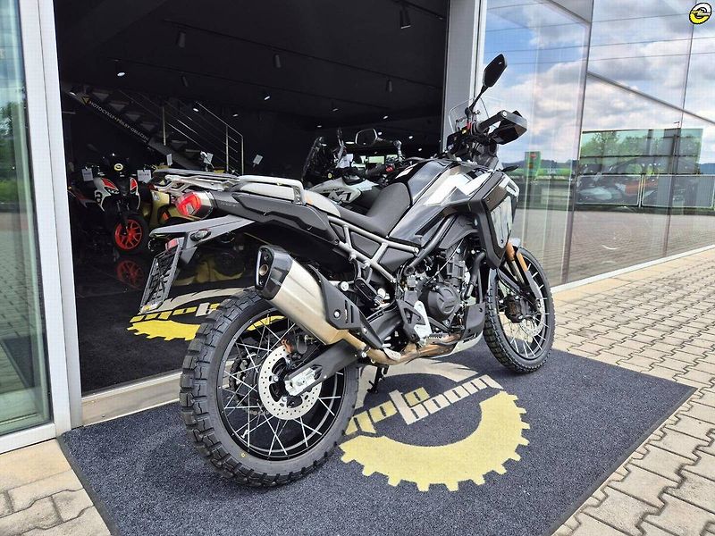CFMOTO 450 MT-R (2026) - fotka 22 z 78