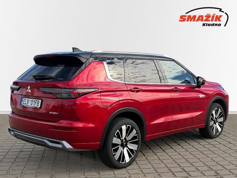 Mitsubishi Outlander (2026) INSTYLE 4×4 | 225 kW | MY25 - fotka 4 z 25