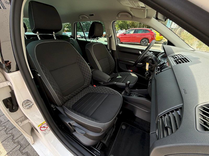 Škoda Fabia (2022) Combi 1.0 TSI 70 kW Ambition T - fotka 25 z 25