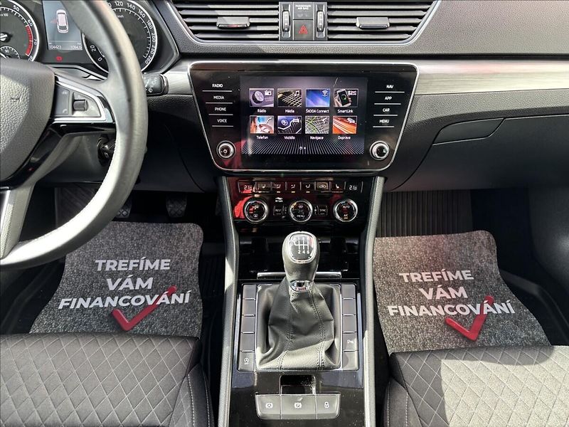 Škoda Superb III Combi 1.4 TSi Style - fotka 13 z 17