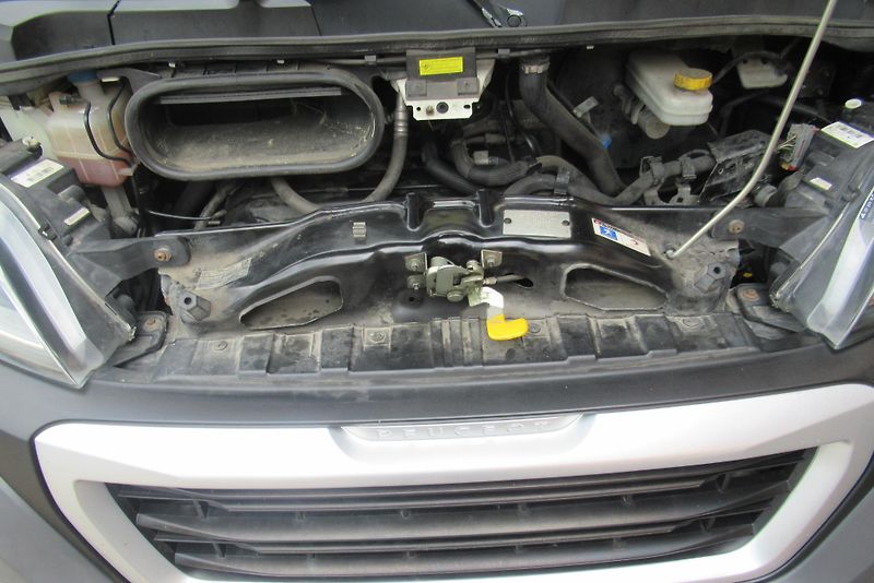 Peugeot Boxer 2.2 HDi KLIMA TAŽNÉ 2.5t - fotka 20 z 21