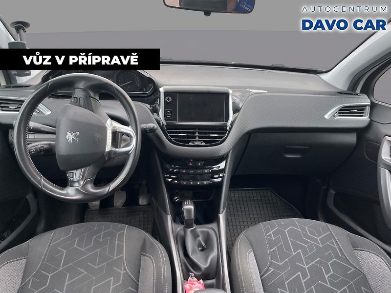 Peugeot 2008 1,2 PureTech 61kW Allure CZ - fotka 3 z 36