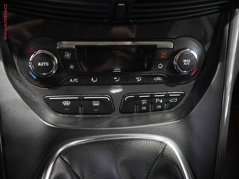 Ford Kuga (2013) 2.0 TDCi 4x4, 2.maj, Navi - fotka 18 z 22