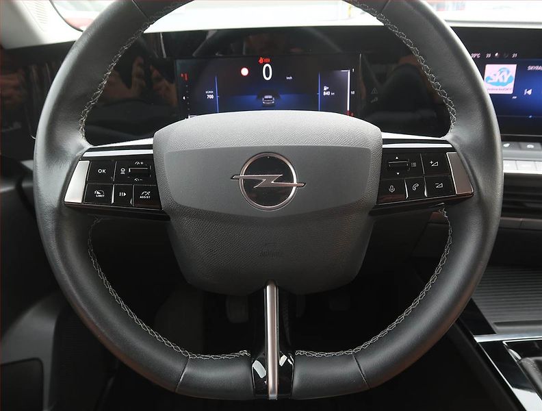 Opel Astra (2022) Elegance 1.2 Turbo, Serv.kniha - fotka 15 z 18
