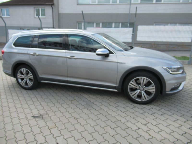 Volkswagen Passat (2016) 2,0TDI 4motion ALLTrack 240ps - fotka 4 z 17