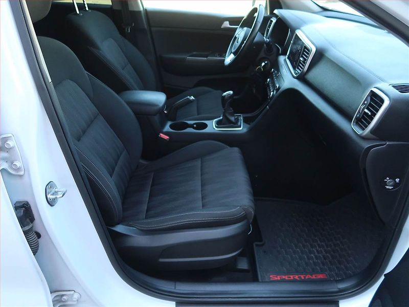 Kia Sportage (2021) Gold 1.6 CRDi, Serv.kniha - fotka 9 z 17
