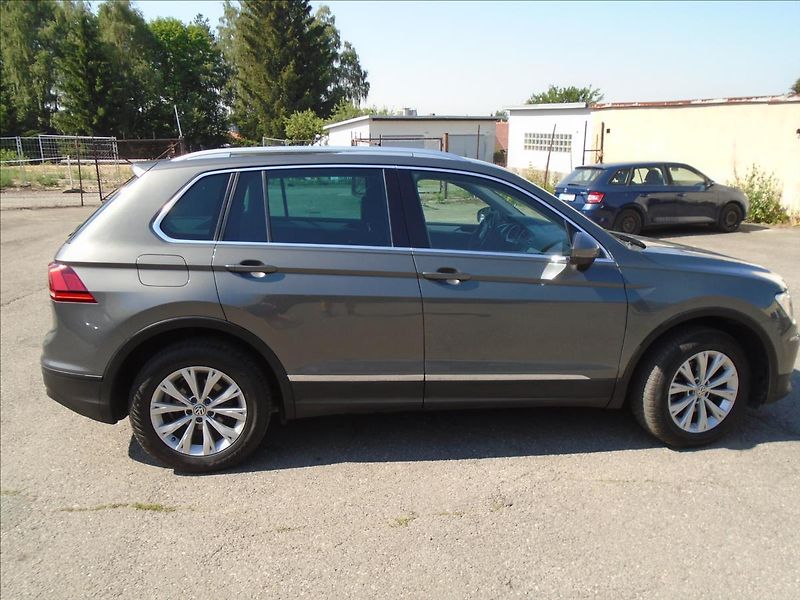Volkswagen Tiguan 2,0   4X4 110KW - fotka 5 z 27