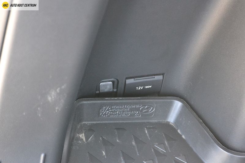 Hyundai Tucson 1,6 T-GDI PHEV 4WD AT 20 YEARS - fotka 28 z 75