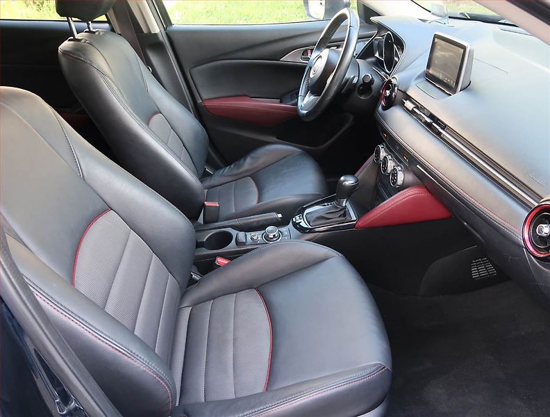 Mazda CX-3 (2015) Revolution TOP 2.0 Skyactiv-G - fotka 9 z 22