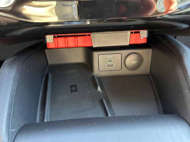 Ford Kuga Top Edition 2.5 PHEV 178kW - fotka 36 z 38