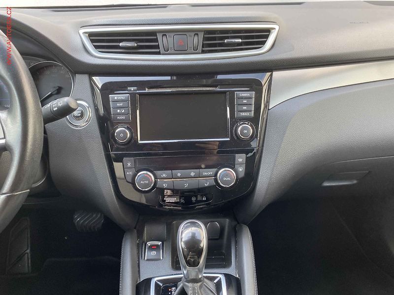 Nissan Qashqai (2019) 1.3DiG-T, N-Connecta, AT - fotka 12 z 18