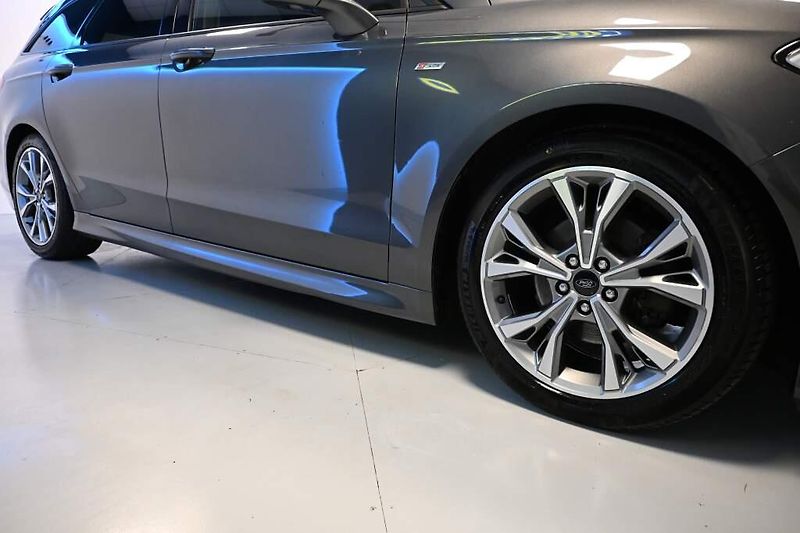 Ford Mondeo (2018) 2.0 ST-LINE 132 KW LED ACC Taž - fotka 33 z 36