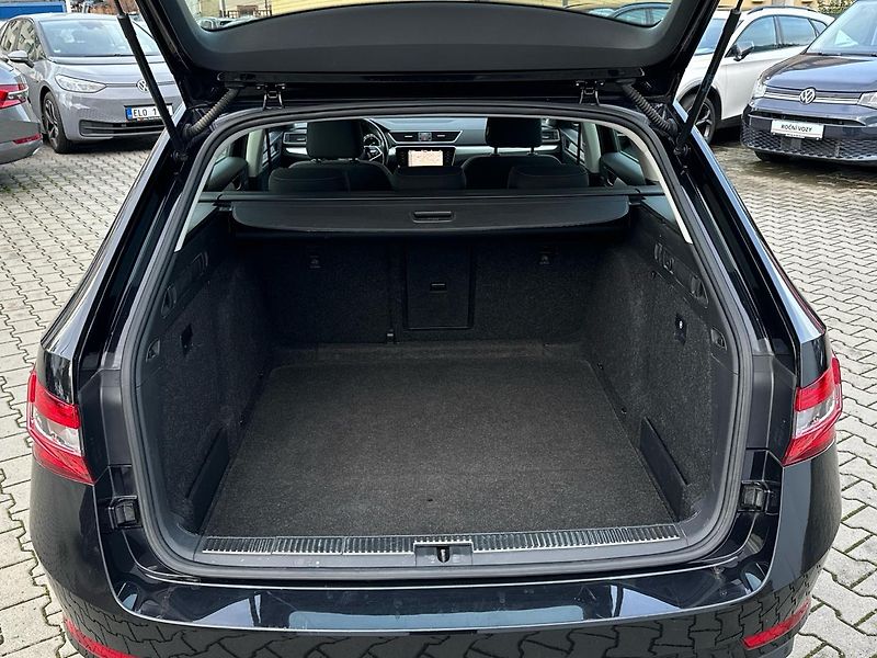 Škoda Superb 2.0TDi 110 kW AMBITION PLUS DS - fotka 15 z 24