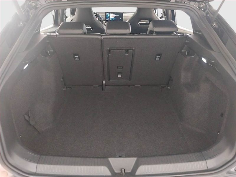 Volkswagen ID.5 (2022) Pro Perf. (82 kWh), SoH 98% - fotka 14 z 26