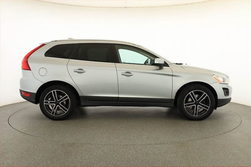 Volvo XC60 (2009) 2.4 D, 4X4, Automat, po STK - fotka 6 z 15
