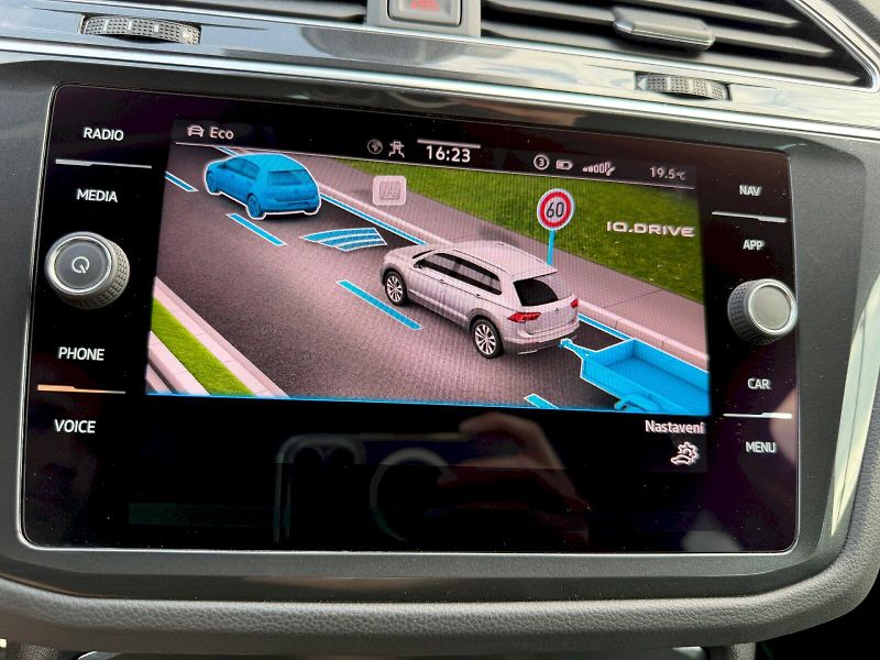 Volkswagen Tiguan (2022) 1.5 TSI 110kW DSG Life Matrix - fotka 16 z 35
